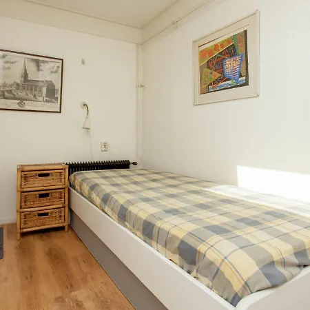 Holiday home Semi-bungalow With A Lot Of Privacy And A Sunny Garden Near