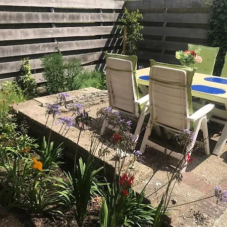 Semi-bungalow With A Lot Of Privacy And A Sunny Garden Near Holiday home